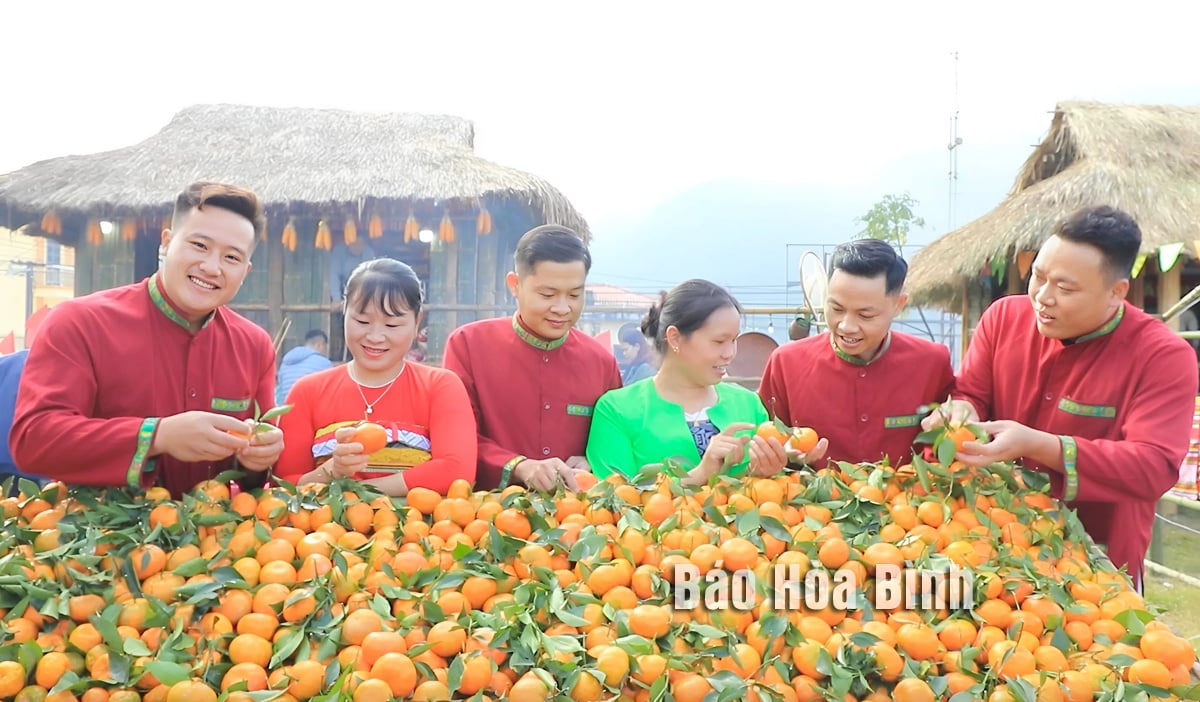 Tương lai sáng của các xã vùng cao Tân Lạc