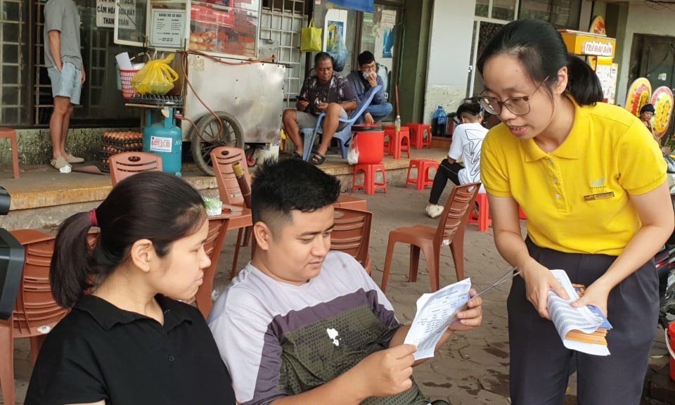 Staff and collaborators: Bringing social insurance policies to the people - Lang Son Newspaper and Radio and Television Station
