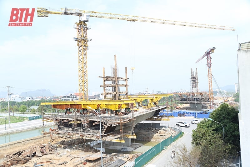 Accelerating with key projects: Thanh Hoa on the main road! (Part 1) - Large construction projects are built, new projects open the road