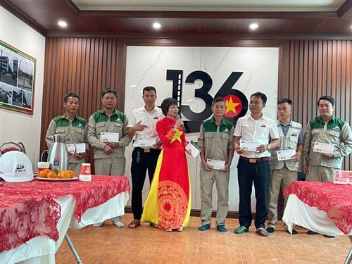 Doanh nghiệp thi đua lao động sản xuất mừng ngày 30/4 và 01/5