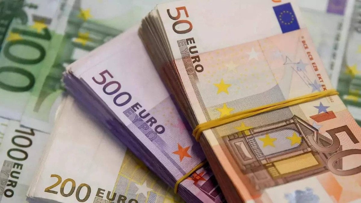 Tỷ giá Euro hôm nay 2/5/2025: Duy trì giảm giá