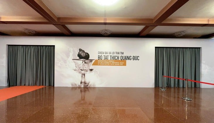 Tạm hoãn chiêm bái xá lợi Trái tim Bồ tát Thích Quảng Đức vào ngày 3-5 - Ảnh 2.