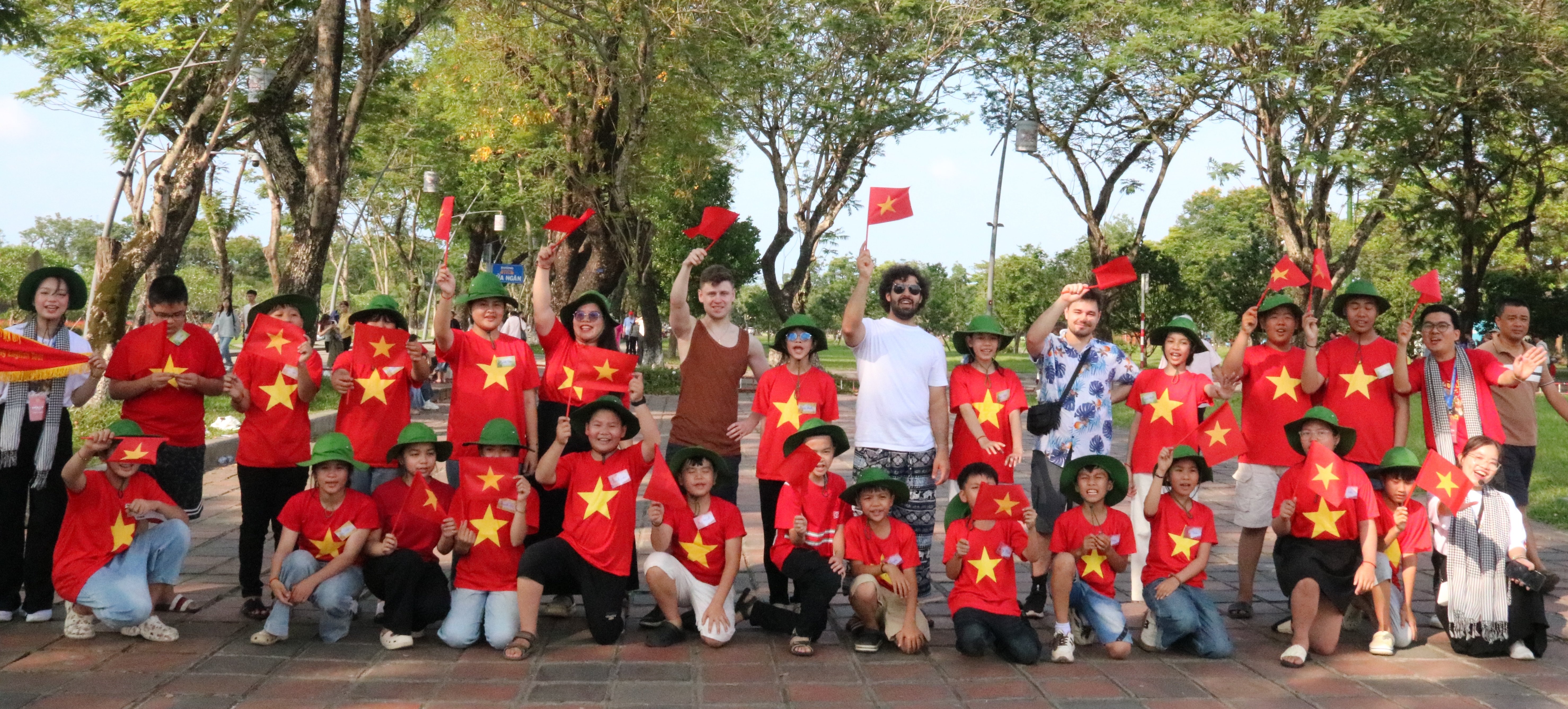 Tourists to Hue increased sharply during the 2 holidays of April 30 and May 1
