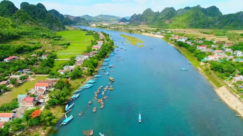 Quảng Bình là điểm đến lý tưởng của du khách trong dịp hè.