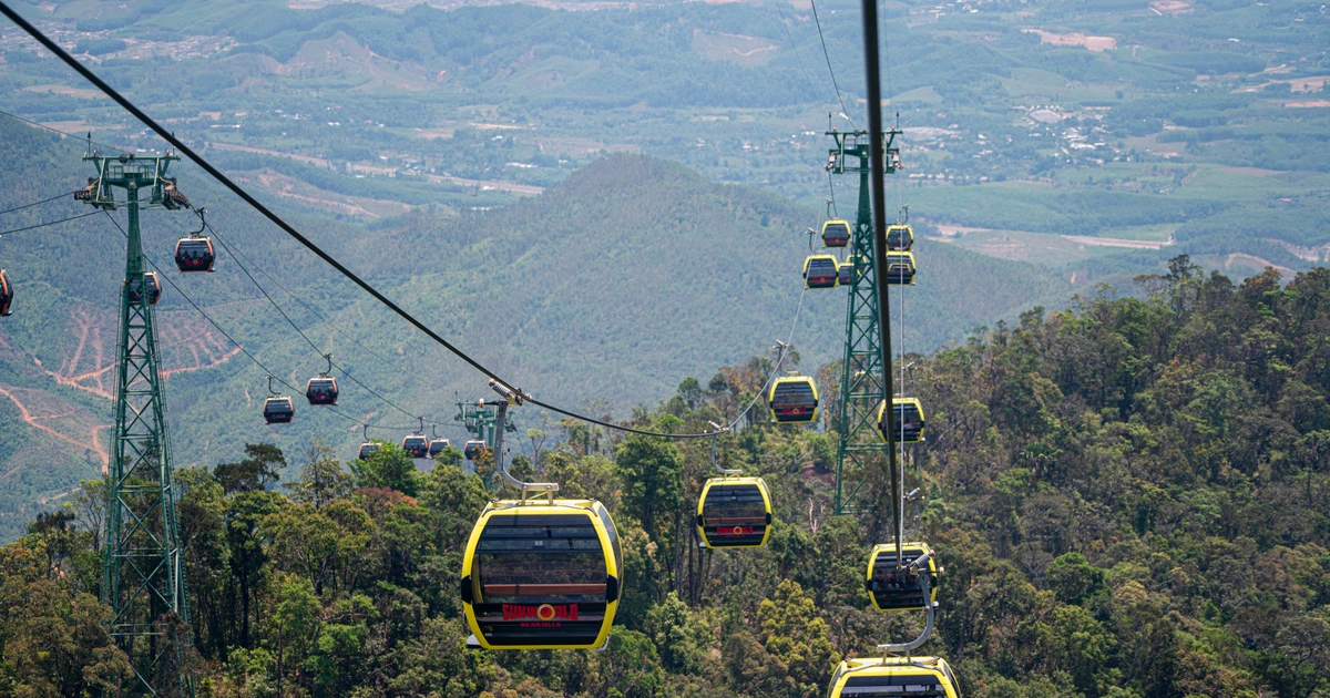 Sun World Ba Na Hills operates new cable car route in time for April 30 - May 1 holidays