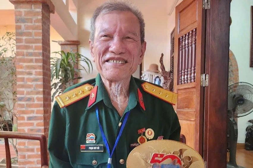 ជើងចាស់ Pham Duy Do រំឮក​រំឮក​ដល់​ពេល​ដែល​លោក​លើក​ទង់​ជាតិ​រំដោះ​នៅ​វិមាន​ឯករាជ្យ។