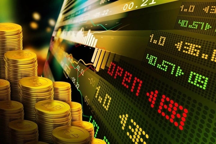 Với 500 triệu đồng, nên đầu tư vàng hay chứng khoán? (Ảnh minh họa)