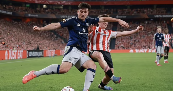 Harry Maguire makes unbelievable assists, plays on the wing extremely well in Europa League