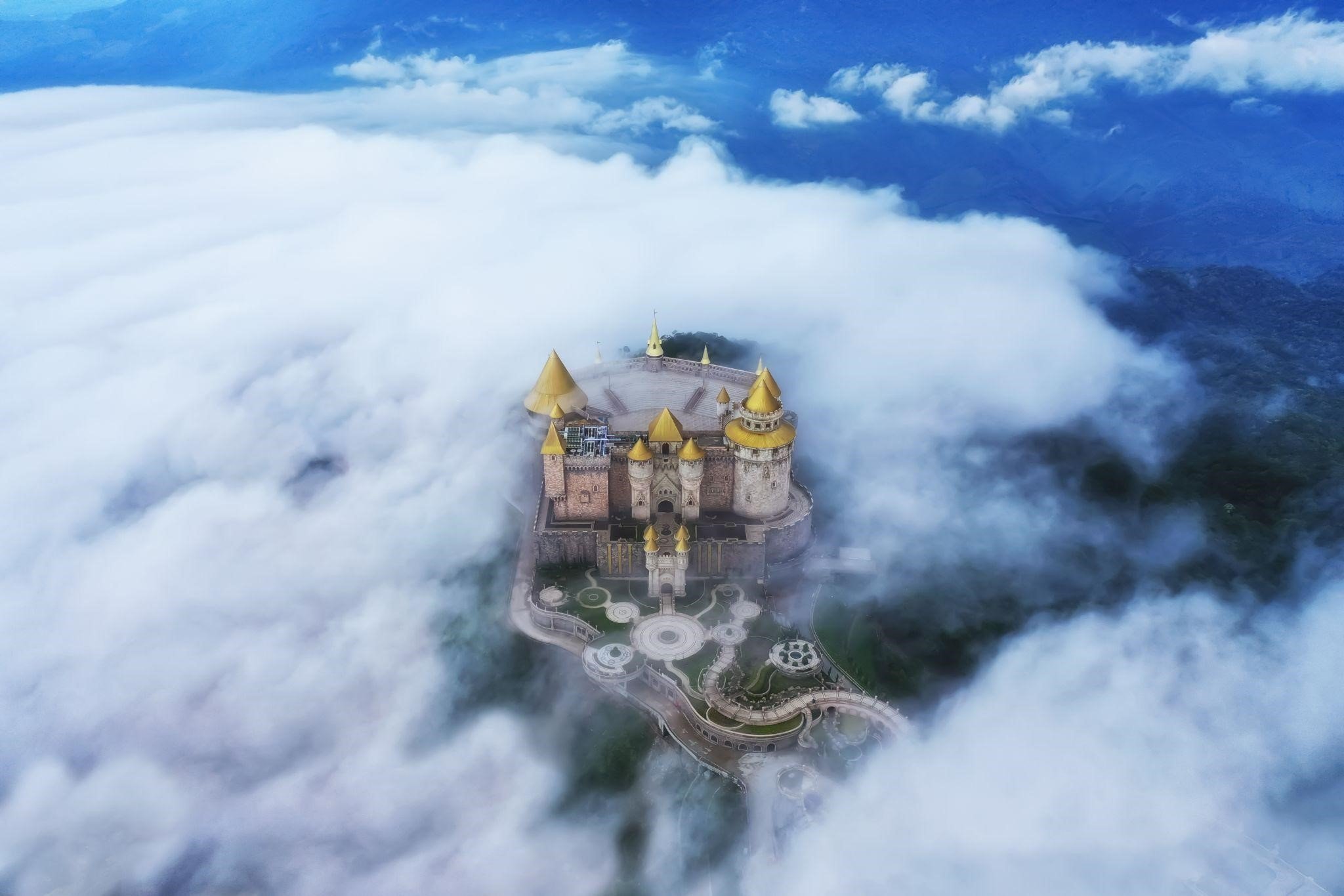 Lâu đài Mặt trăng - một trong những điểm nhấn hút khách tại Sun World Ba Na Hills.