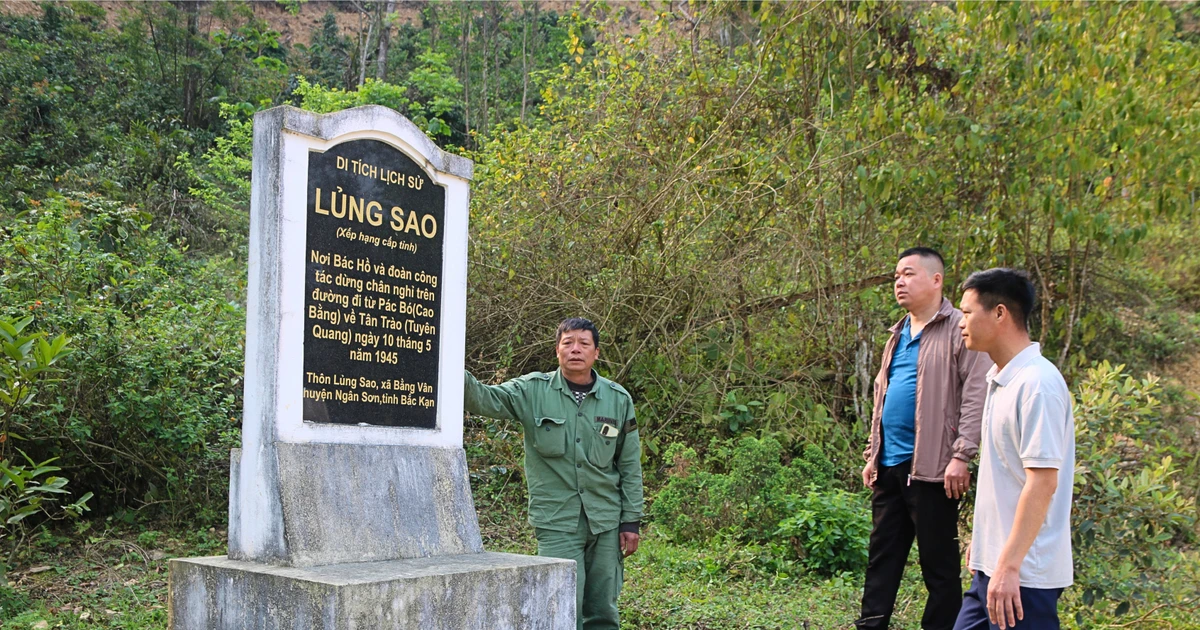 Lủng Sao ghi dấu chân Bác