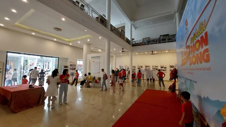 ពិព័រណ៍ “មោទនភាពនៃប្រទេសមួយ” បង្កើតភាពទាក់ទាញខ្លាំងក្នុងឱកាសវិស្សមកាលនៅទីក្រុងហាណូយ រូបថត ១០