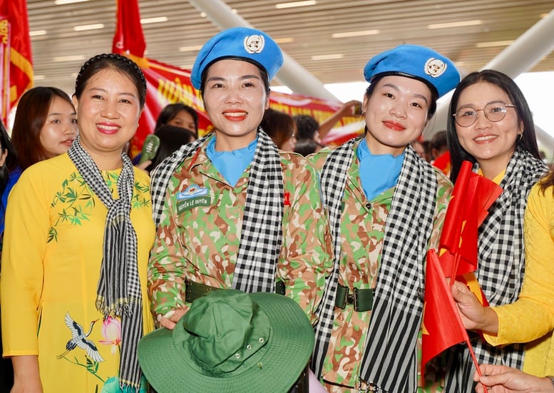 TPHCM tiễn các lực lượng tham gia diễu binh, diễu hành trở về đơn vị- Ảnh 5.
