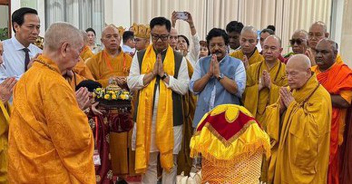 ព្រះសារីរិកធាតុរបស់ព្រះពុទ្ធបានមកដល់ទីក្រុងហូជីមិញតាមយន្តហោះយោធា ប្រជាជនអាចចាប់ផ្តើមគោរពបូជាចាប់ពីថ្ងៃទី ៣ ឧសភា