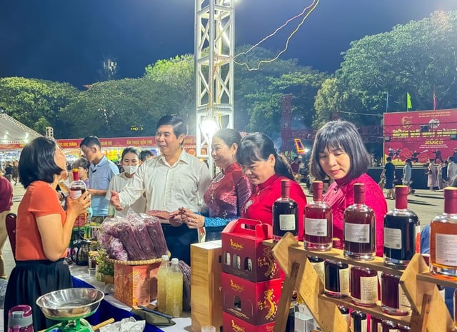 Hàng ngàn món ăn hội tụ tại Lễ hội Văn hóa Ẩm thực Bình Định 2025 - Ảnh 4.