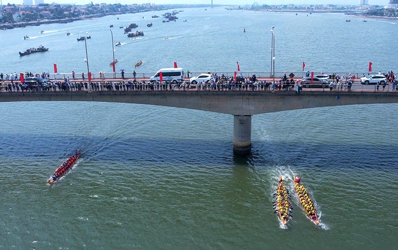 Exciting Nhat Le boat racing festival – Living heritage in the heart of Dong Hoi