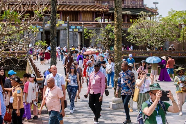 2 ngày đầu nghỉ lễ, lượng khách đến Quảng Nam tăng vọt - Ảnh 12.