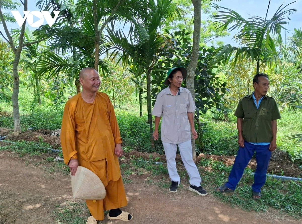 bac nam sum hop va cau chuyen doan ket de thanh cong o cac buon lang Dak lak hinh anh 3