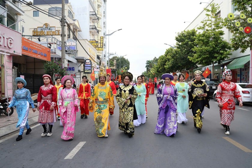 Hình ảnh nho sinh, sĩ phu, văn thân yêu nước một thời đã làm nên truyền thống hào hùng của Vĩnh Long