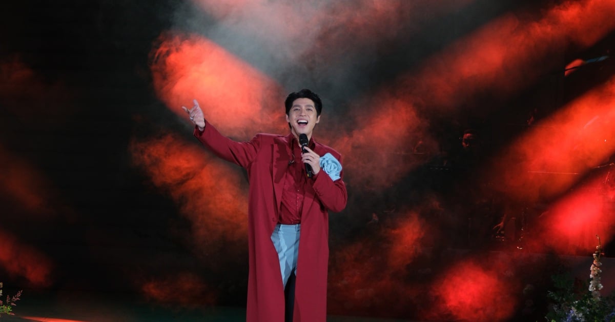Noo Phuoc Thinh gives a gift to 'the person who doesn't mind traveling to Da Lat with Noo'