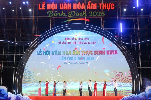 Hàng ngàn món ăn hội tụ tại Lễ hội Văn hóa Ẩm thực Bình Định 2025 - Ảnh 1.
