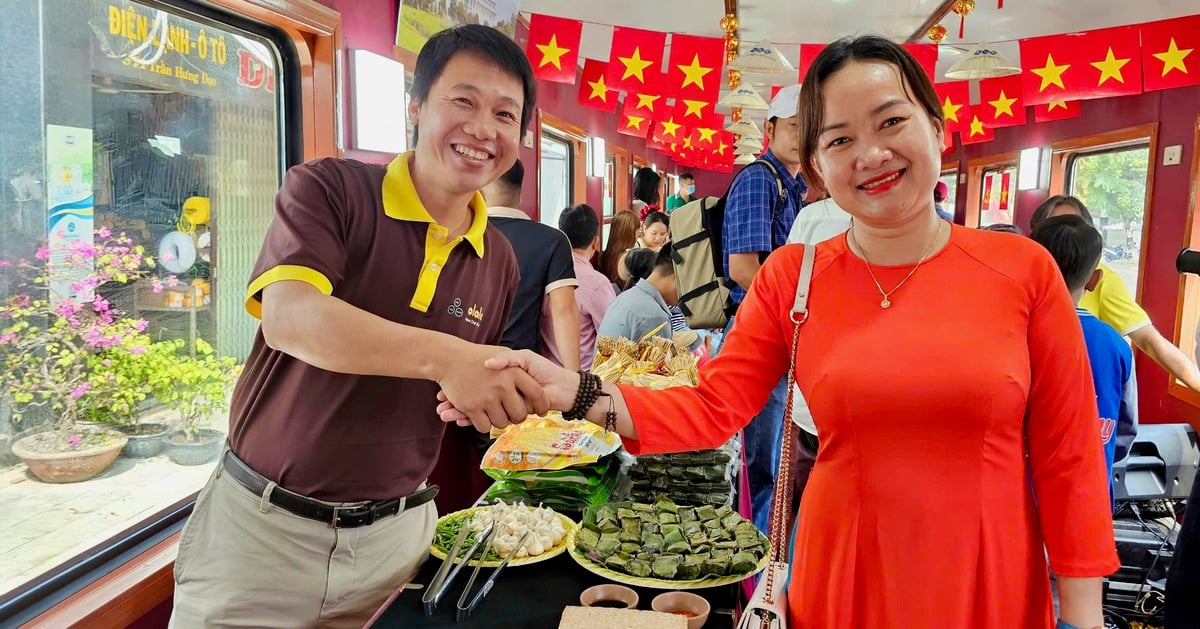 Hào hứng trên chuyến tàu hỏa 'Về miền đất võ'