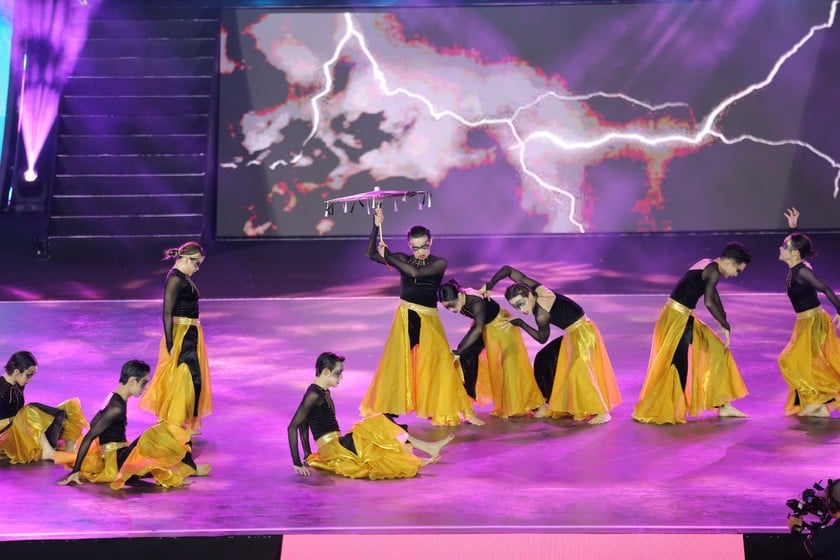 F.E.D CREW giành Quán quân hạng mục Showcase.