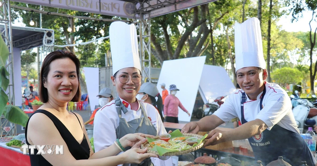Ninh Thuan៖ នាំមកជូននូវផលិតផល OCOP និងមុខម្ហូបប្លែកៗជូនភ្ញៀវទេសចរណ៍