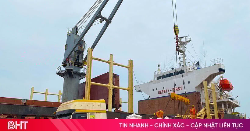 Rộn rã khí thế lao động tại Khu kinh tế Vũng Áng