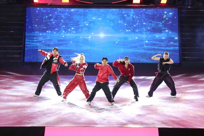 Nhóm BITGOEUL DANCERS đến từ Hàn Quốc.
