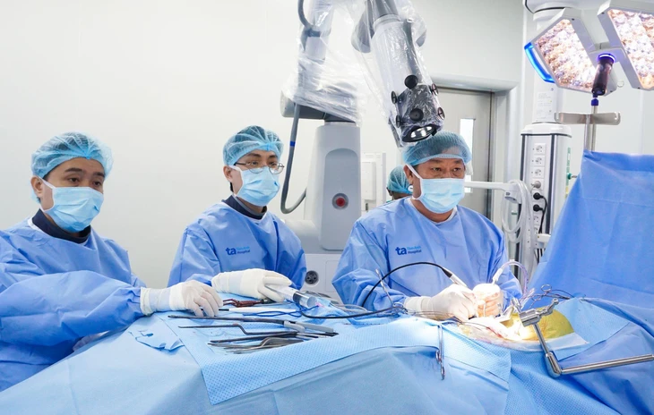 តើការវះកាត់ AI Robot មានប្រសិទ្ធភាពកម្រិតណាសម្រាប់ឌីស herniated? - រូបថត ១.