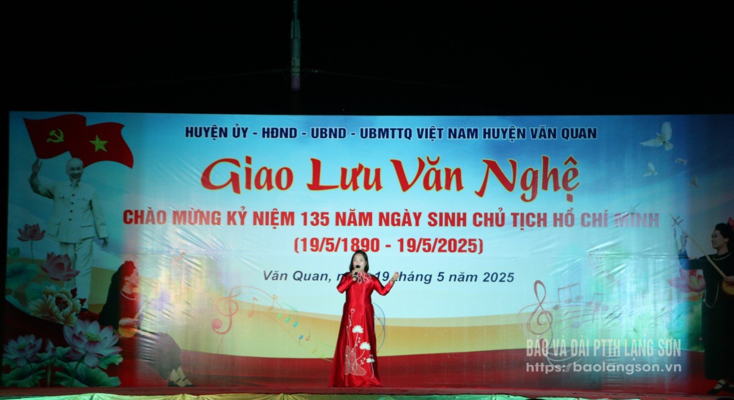 Tiết mục đơn ca biểu diễn tại chương trình