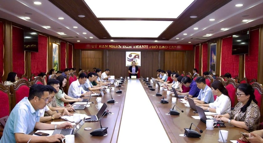 Quang cảnh cuộc họp