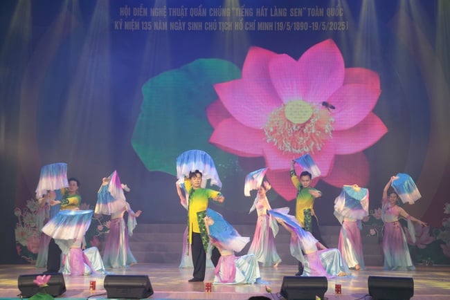 Vang vọng những lời ca dâng Bác - Ảnh 1.