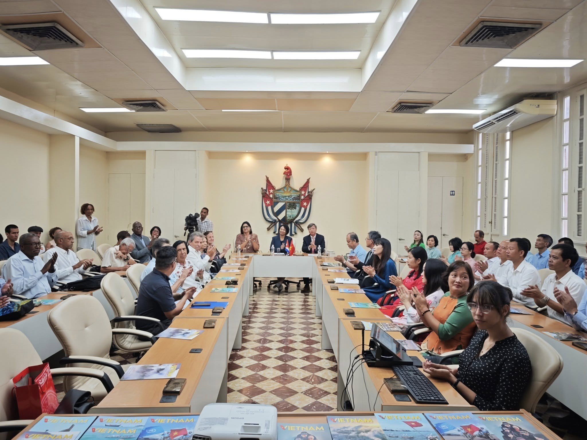 Lễ khai trương Bộ môn nghiên cứu về Hồ Chí Minh, trực thuộc Khoa Triết học, Lịch sử và Xã hội học, Đại học La Habana (Cuba). (Ảnh: Đại sứ quán Việt Nam tại Cuba)