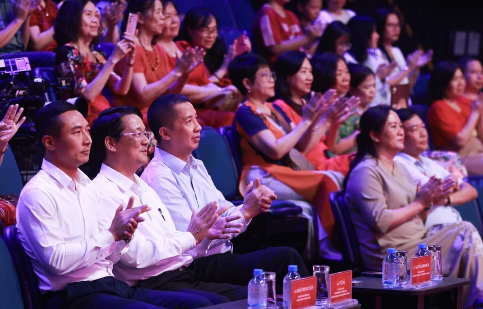 NSND Phương Thảo: Hát về Bác, tôi hát bằng cả trái tim - 4