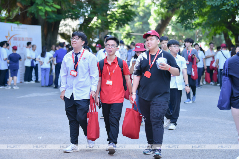 Quy đổi điểm giữa các phương thức xét tuyển đại học 2025 sẽ được thực hiện thế nào? -0