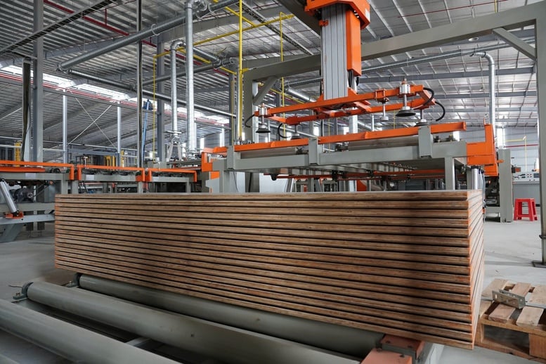 Hòa Phát 'lấn sân' sản xuất ván sàn cao cấp- Ảnh 1.