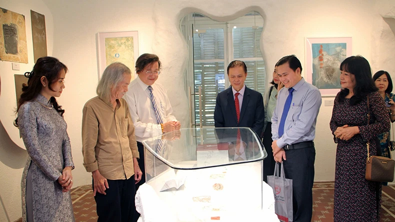 Exposición del Espacio de Arte Le Ba Dang en el Museo de Bellas Artes de la Ciudad de Ho Chi Minh (foto 2)