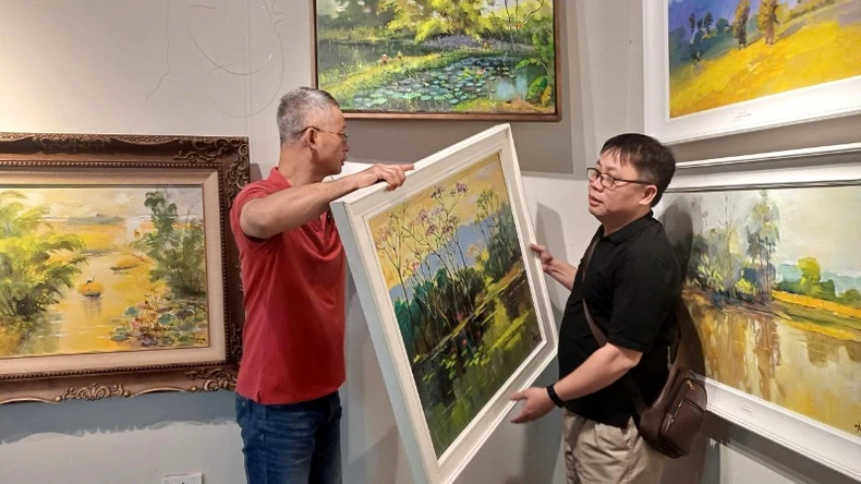 "Sắc quê 4" đặc biệt thu hút nhà sưu tập và du khách quốc tế ảnh 7