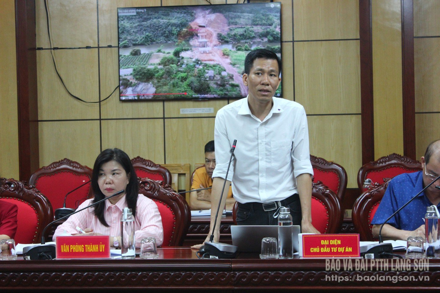Đại diện nhà thầu dự án Tuyến cao tốc cửa khẩu Hữu Nghị - Chi Lăng báo cáo khó khăn, vướng mắc