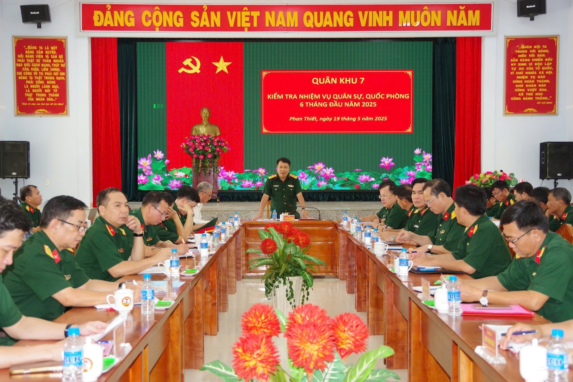 quan-khu-kiem-tra.jpg