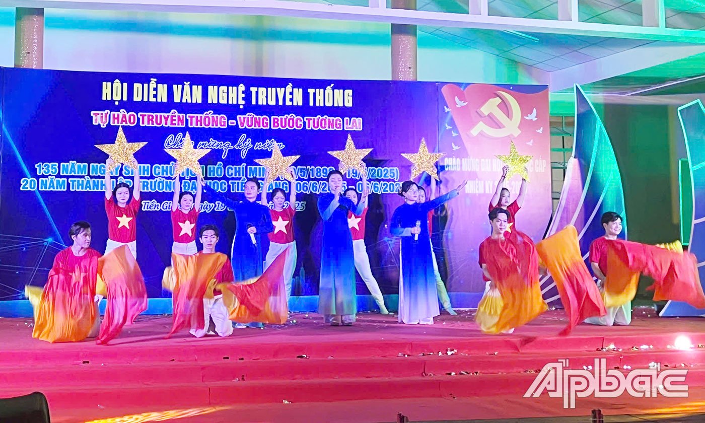 Các tiết mục văn nghệ.