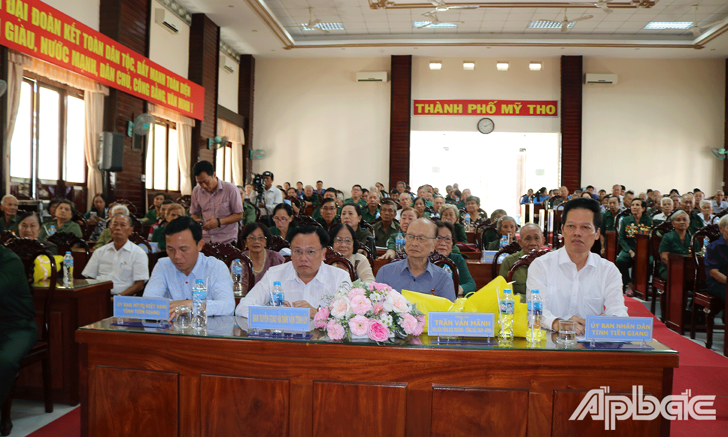 Đại biểu tham dự 
