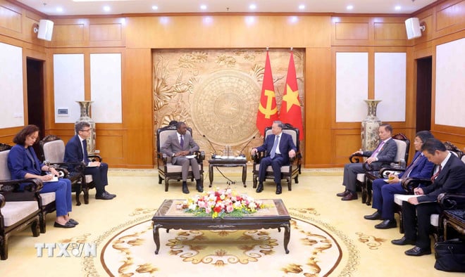 ttxvn-tong-bi-thu-tiep-giam-doc-trung-tam-di-san-the-gioi-cua-to-chuc-giao-duc-khoa-hoc-va-van-hoa-cua-lien-hop-quoc-20-3.jpg