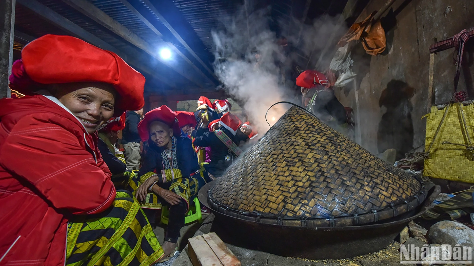 [ภาพ] พิธีบรรลุนิติภาวะของ Red Dao ที่เมืองต้าฟิน - ตำนานในเมฆ ภาพที่ 12
