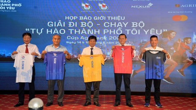 Những bước đi, nhịp chạy đầy ý nghĩa giải điền kinh 'Tự hào thành phố tôi yêu' - Ảnh 4.