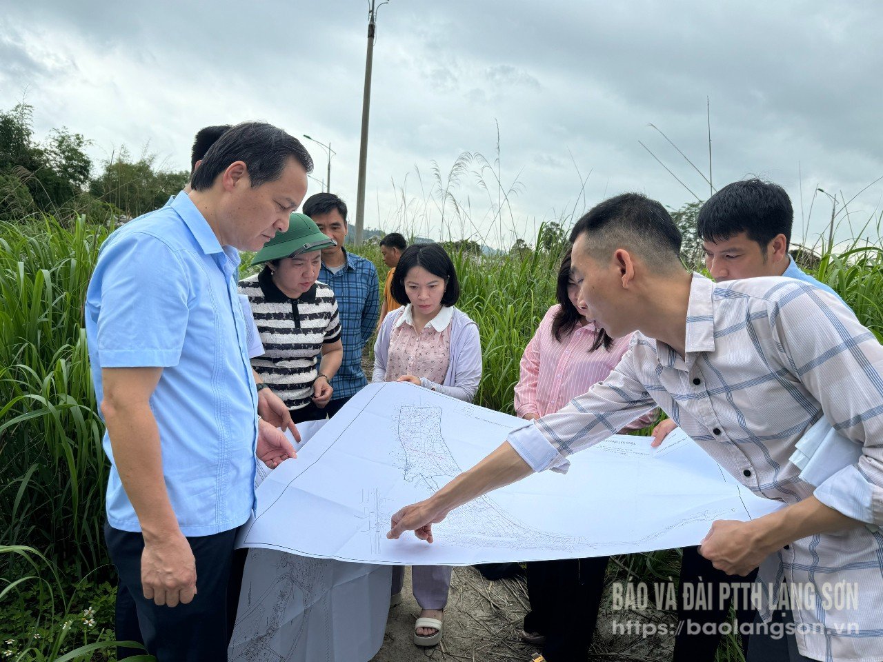 Đồng chí Bí thư Thành uỷ kiểm tra thực địa dự án Đường Lý Thái Tổ kéo dài và khu dân cư, tái định cư thành phố Lạng Sơn