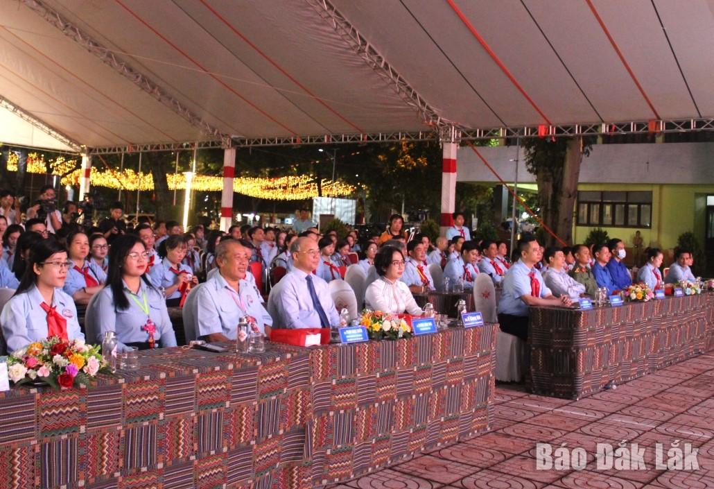 ប្រតិភូចូលរួម។