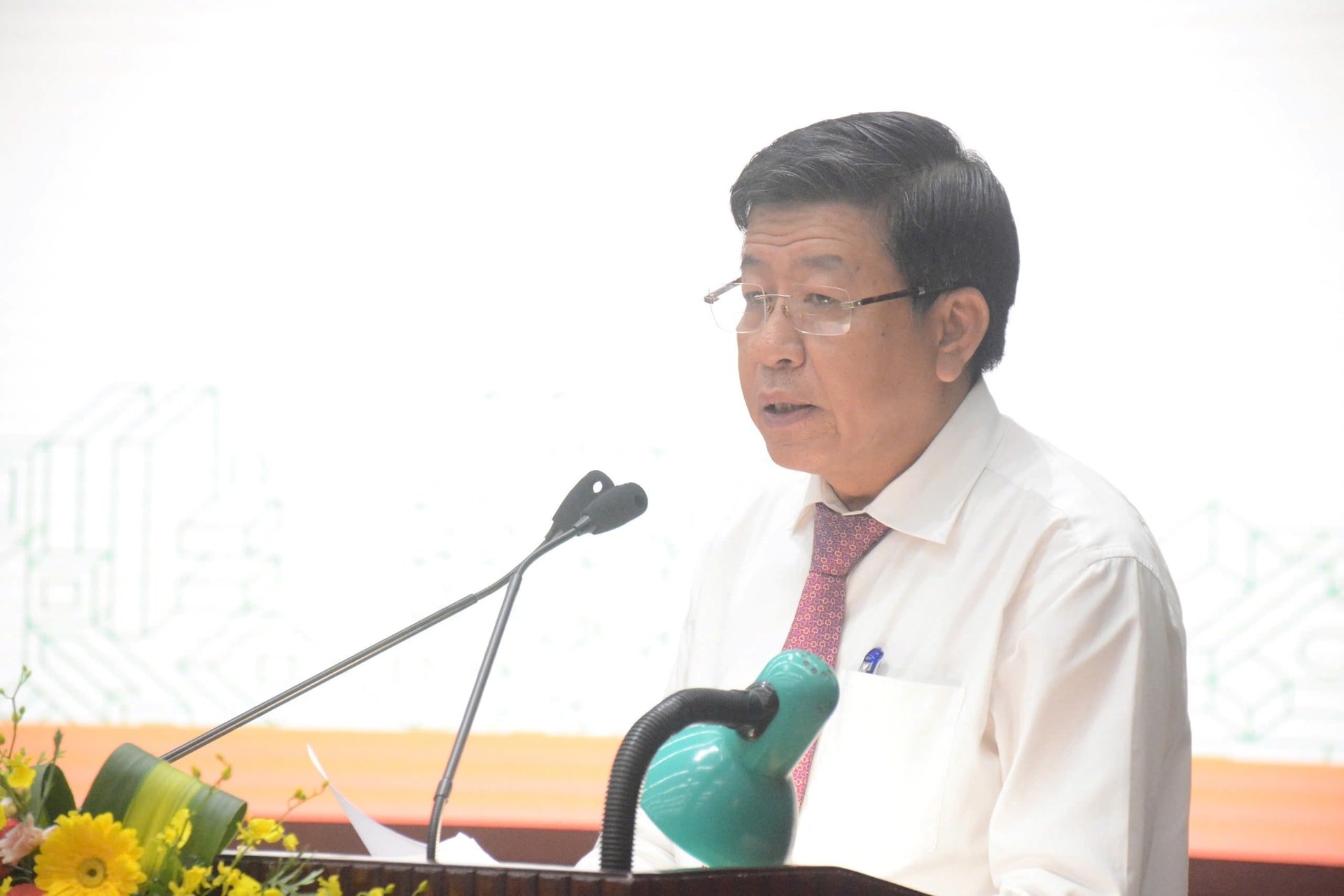 pho-chu-tich-duong-duc-tuan.jpg