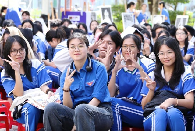 Tuyển sinh 2025: Bộ GD - ĐT công bố 2 phương thức xét tuyển mới - Ảnh 1.